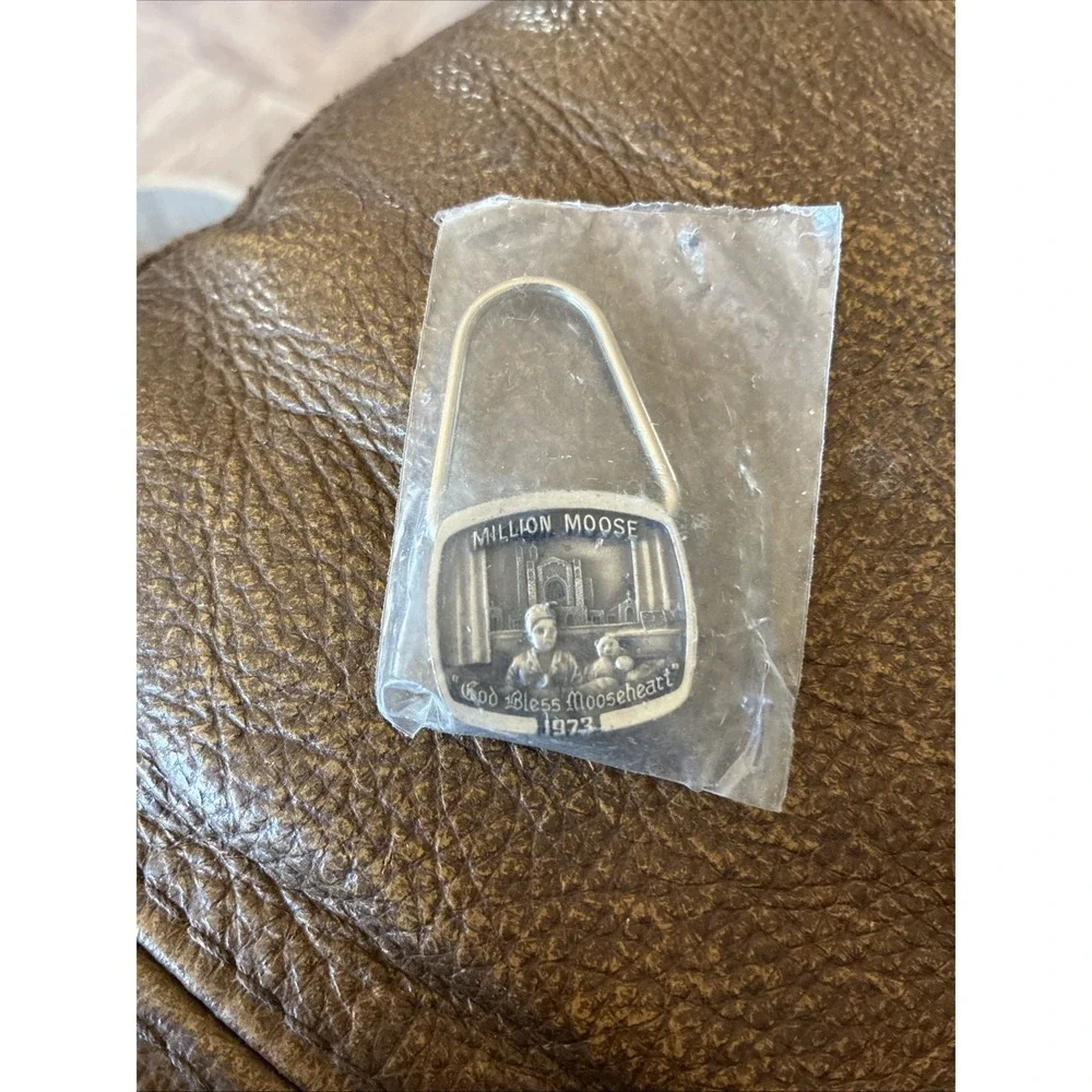 MILLION MOOSE KEY RING 1973  GOD BLESS MOOSEHEART  SIGNED  DIRECTOR GENERAL NEW